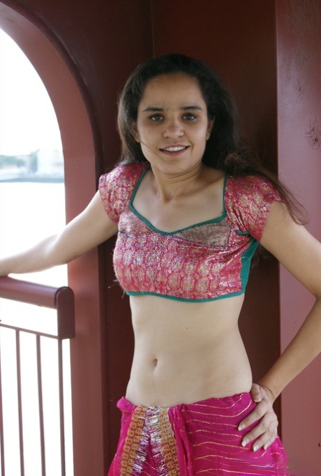 Jasmine Mathur model adult pics