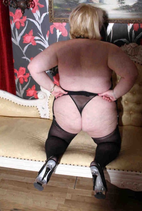 big ass blonde slut beautiful naked photos