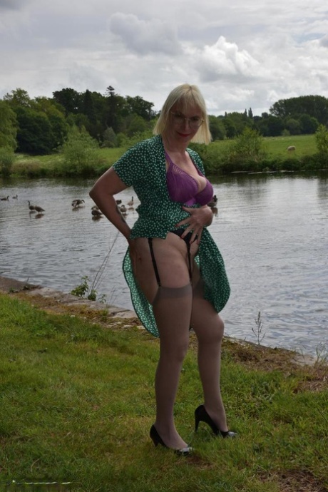 cute blonde milf perfect archive