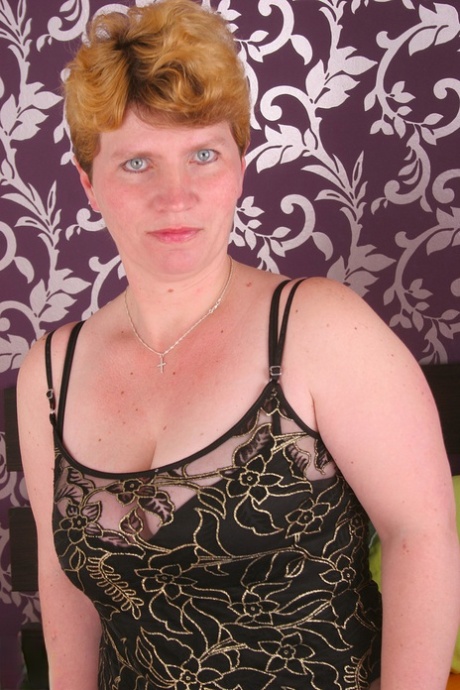 short hair nylons exclusive pics