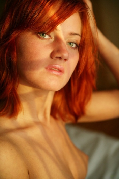 sexy curvy redhead pretty img