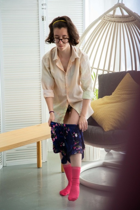 sexy short hair girl beautiful naked archive