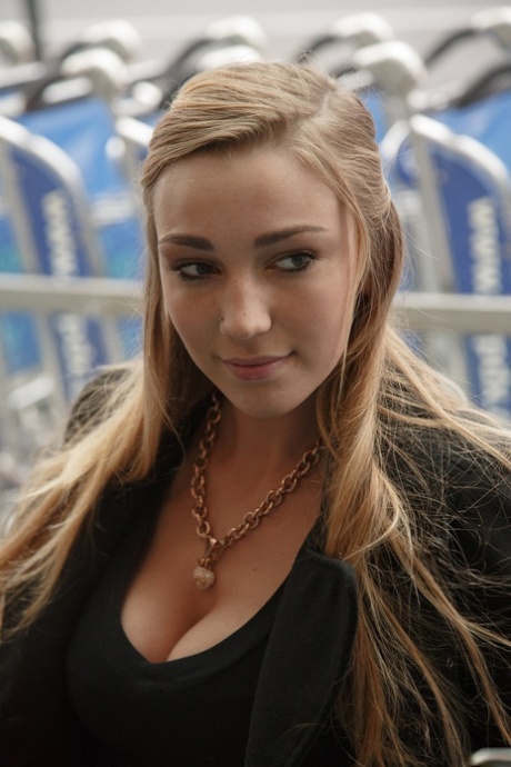 Kendra Sunderland beautiful pornstar photo